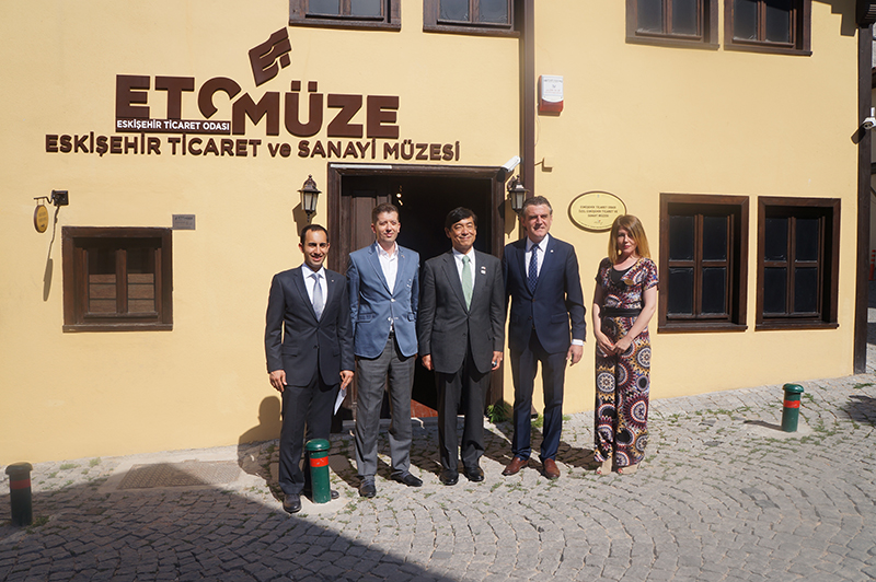 ETOMÜZE’YE JAPONYA BÜYÜKELÇİSİ MİYAJİMA KONUK OLDU